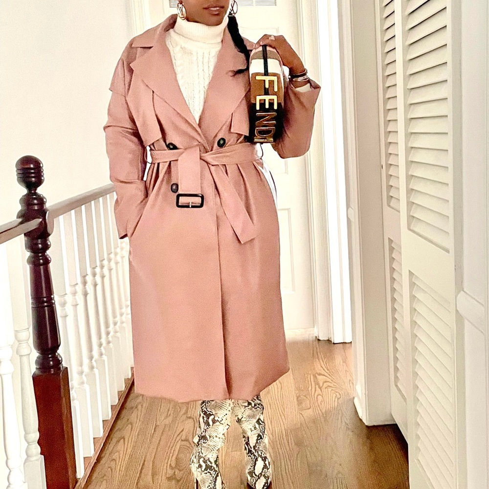 Lorna luxe Faux leather Natural color Trench coat, pulls Pink . Size 14